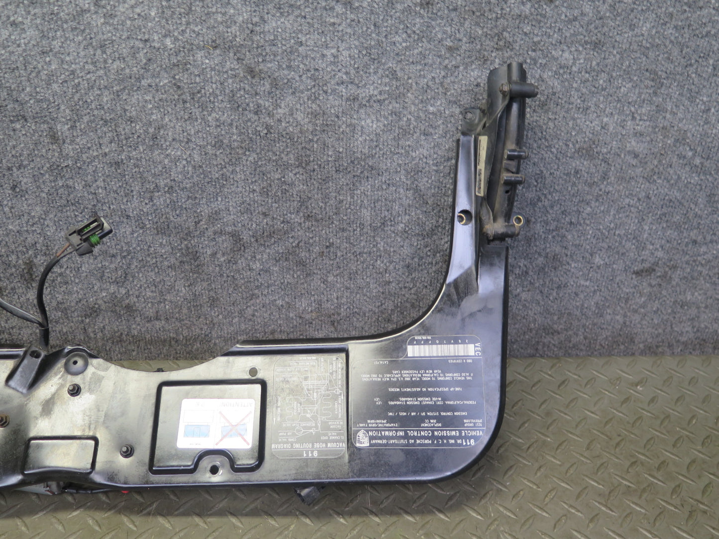 1999-2005 Porsche 911 Carrera 996 Rear Engine Deck Lid Spoiler Drive Motor Assy