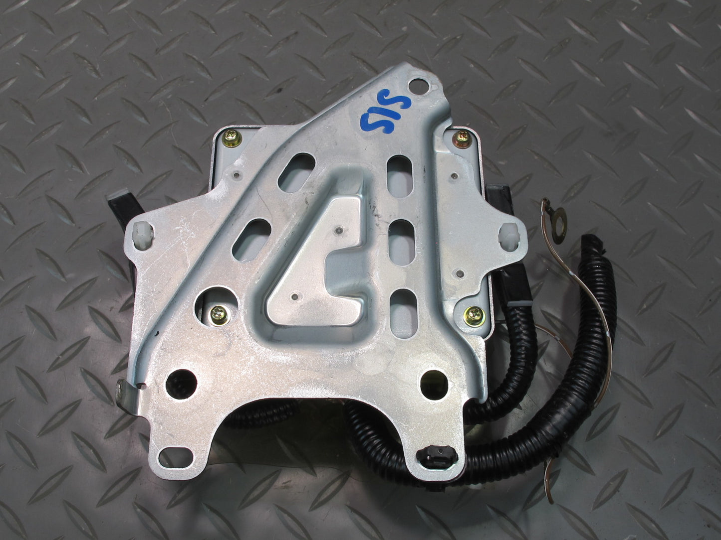 01 LEXUS IS300 SRS AIRBAG CONTROL MODULE UNIT 89170-53030 OEM