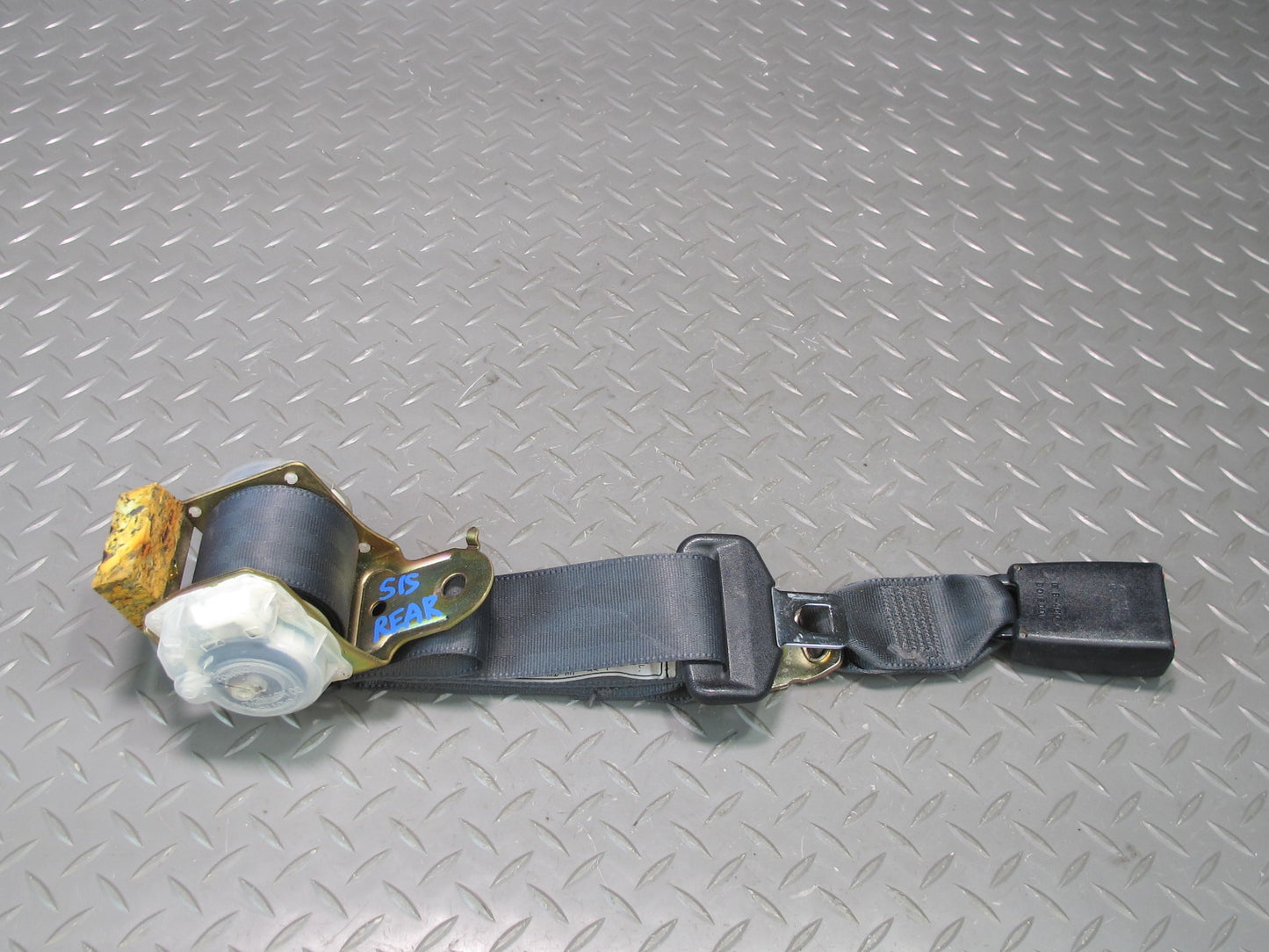 01-05 LEXUS IS300 REAR LEFT CENTER RIGHT SIDE SEATBELT RETRACTOR SET OEM