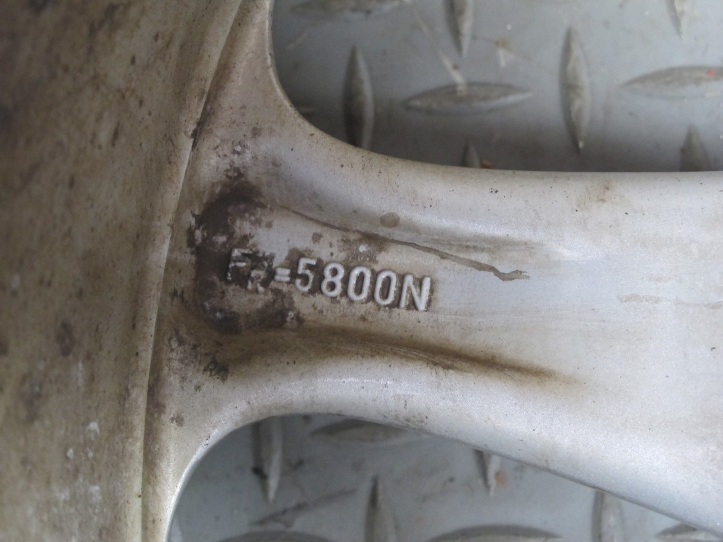 2002-2005 Porsche 911 996 Rear Factory R18 18" Alloy Wheel Rim 18x10J ET65