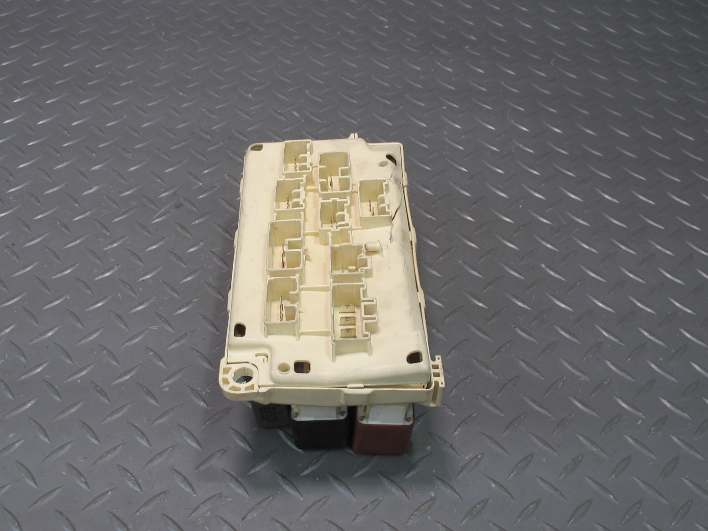 04-06 Lexus UCF30L LS430 Power Distribution Fuse Relay Junction Box Module OEM