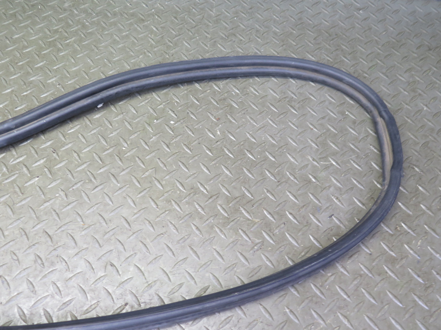 1999-2004 Porsche 911 996 Convertible TOP Roof Weatherstrip Rubber Seal Gasket