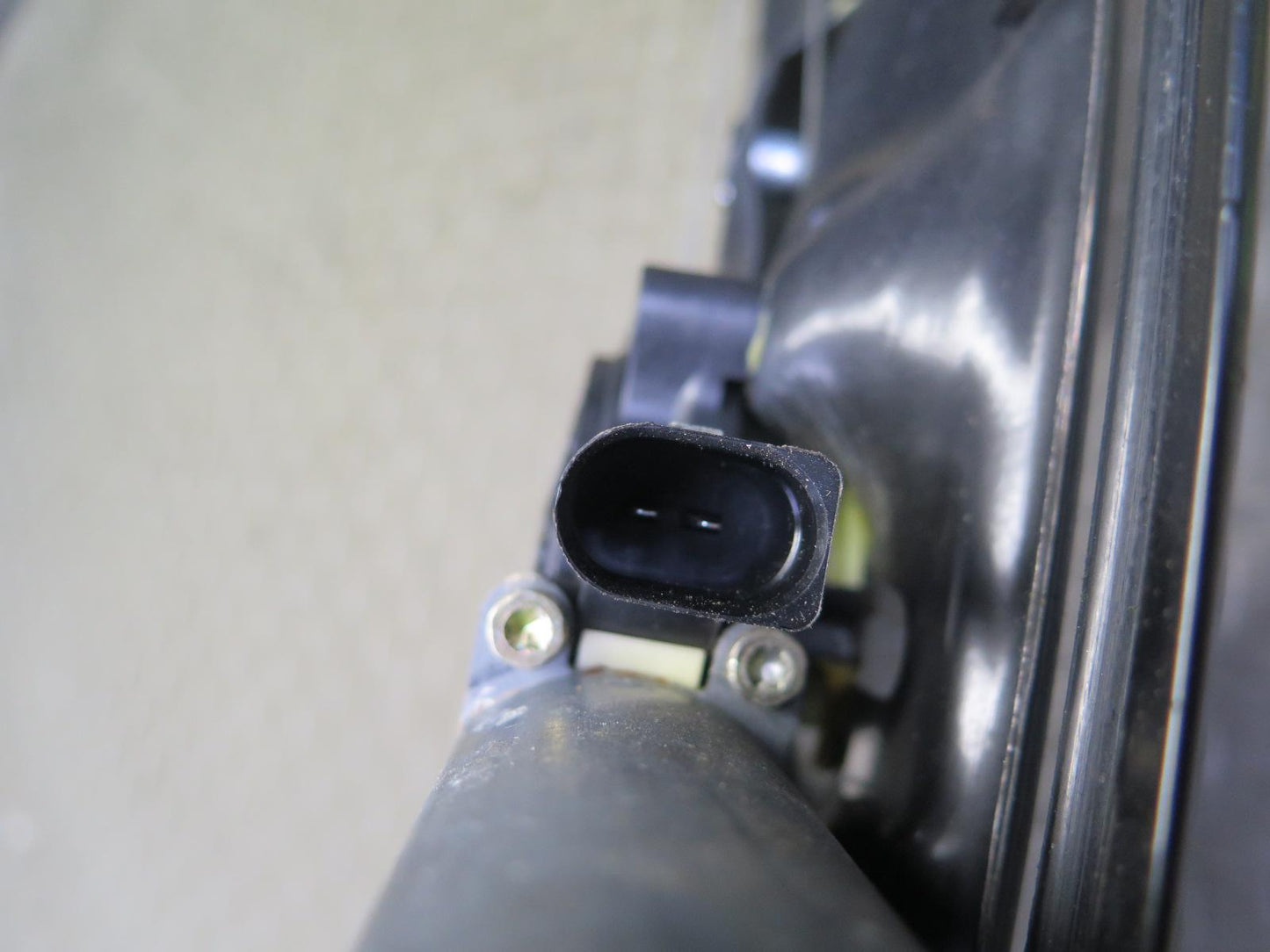 01-06 BMW E46 330ci Convertible Rear Right Quarter Window Regulator w Motor OEM