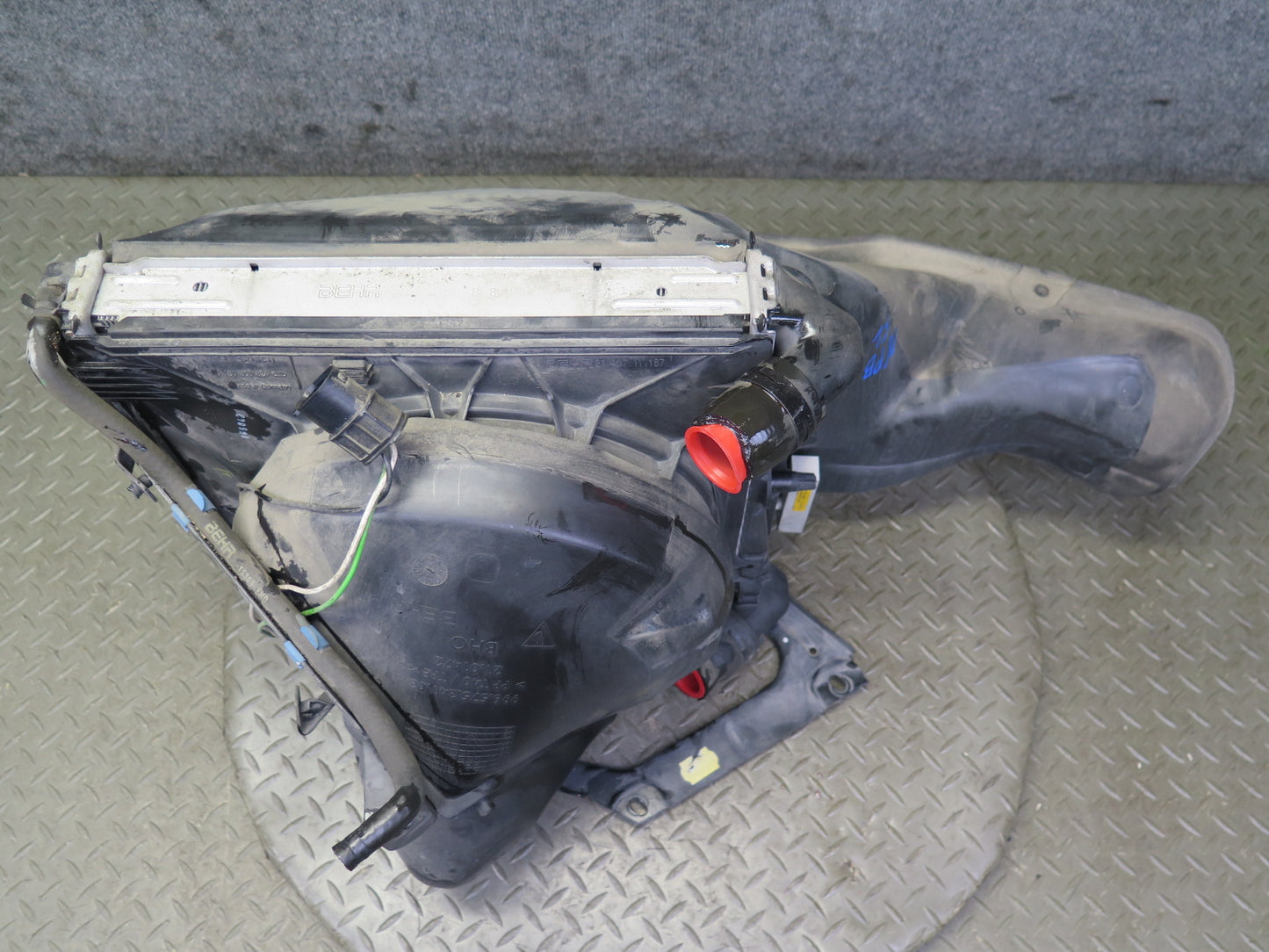 1997-2004 Porsche Boxster 986 Left Engine Radiator Fan Condenser Shroud Assy