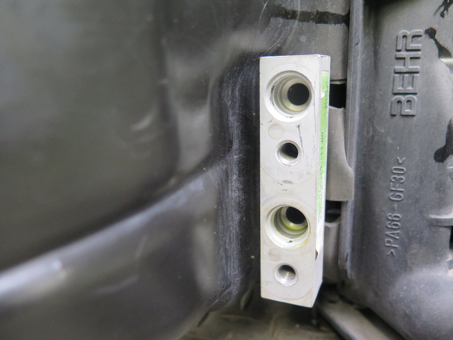 1997-2004 Porsche Boxster 986 Right Engine Radiator Fan Condenser Shroud Assy