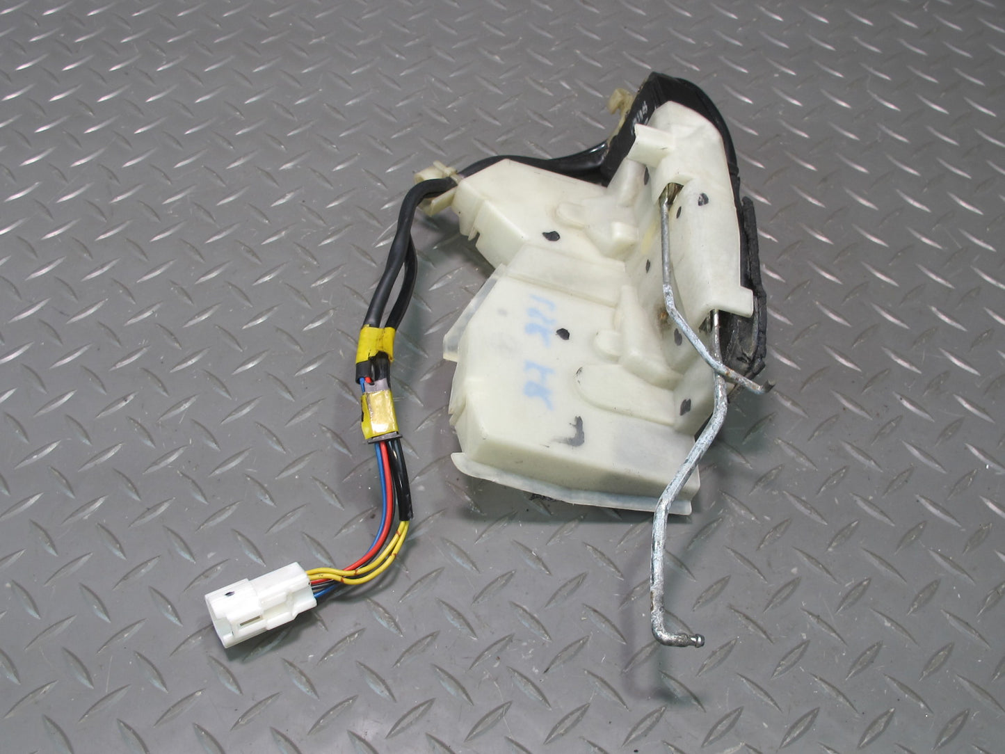 98-00 Lexus UCF20L LS400 Front Right Passenger Door Lock Latch Actuator OEM