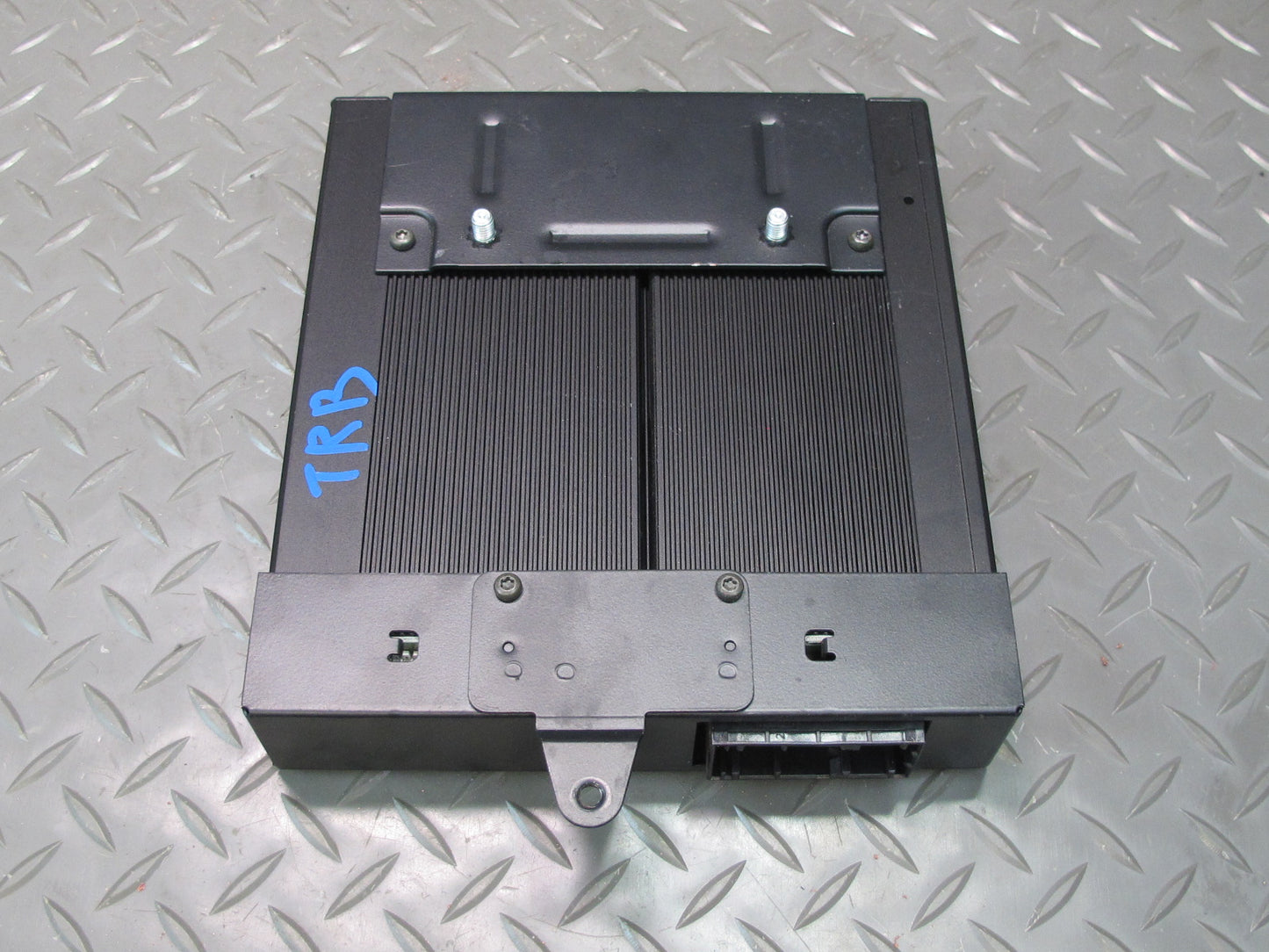 01-06 BMW E46 330ci Convert Harman Kardon Hi-fi Audio Amplifier AMP 8380068 OEM