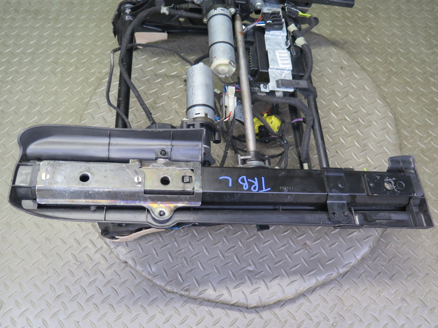 01-06 BMW E46 330ci Convert Front Left Seat Lower Frame Track Rail w Motor OEM