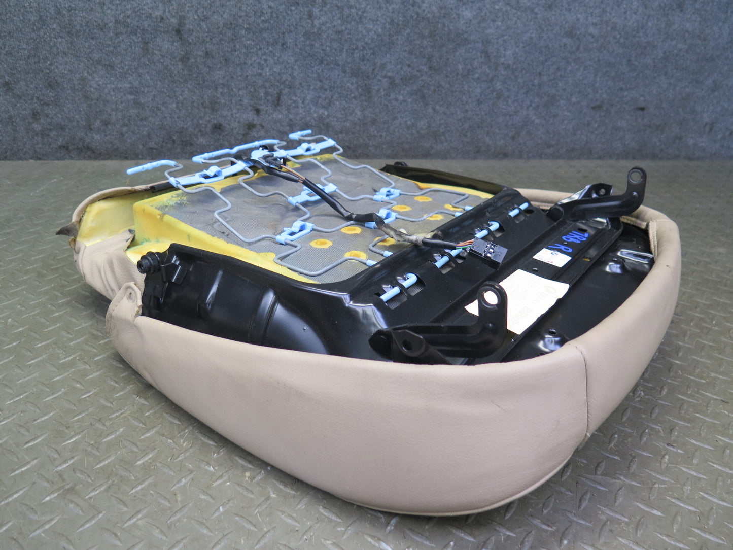 01-06 BMW E46 Convertible Front Right Seat Lower Cushion Leather Beige 77K OEM