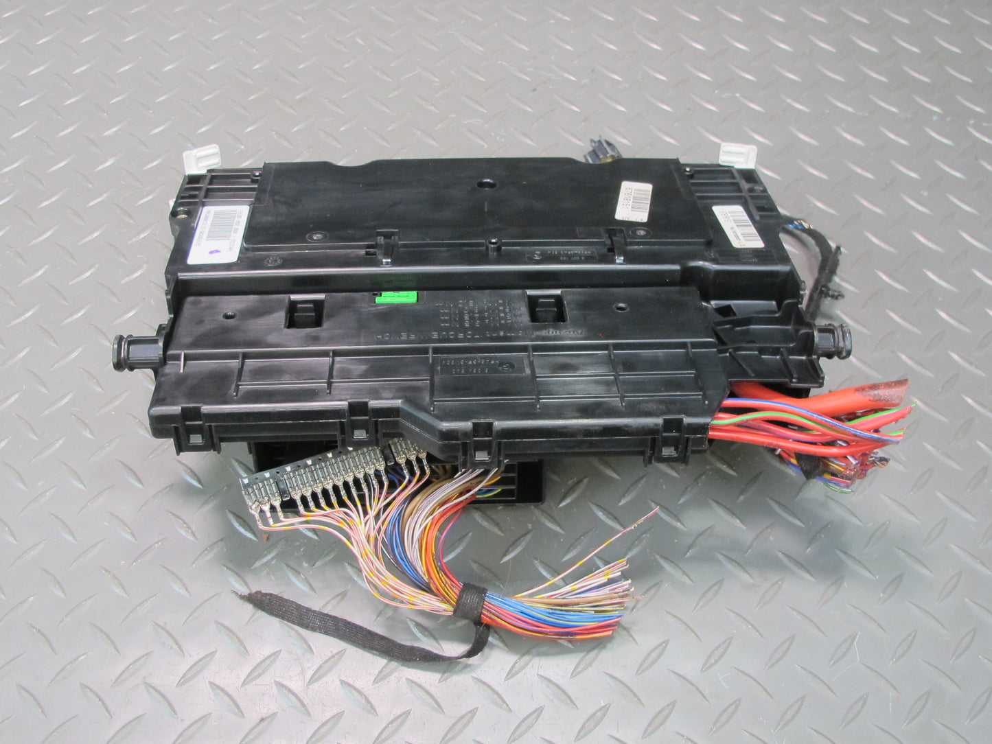 01-06 BMW E46 330ci Power Distribution Fuse Relay Box Module 8364541 OEM