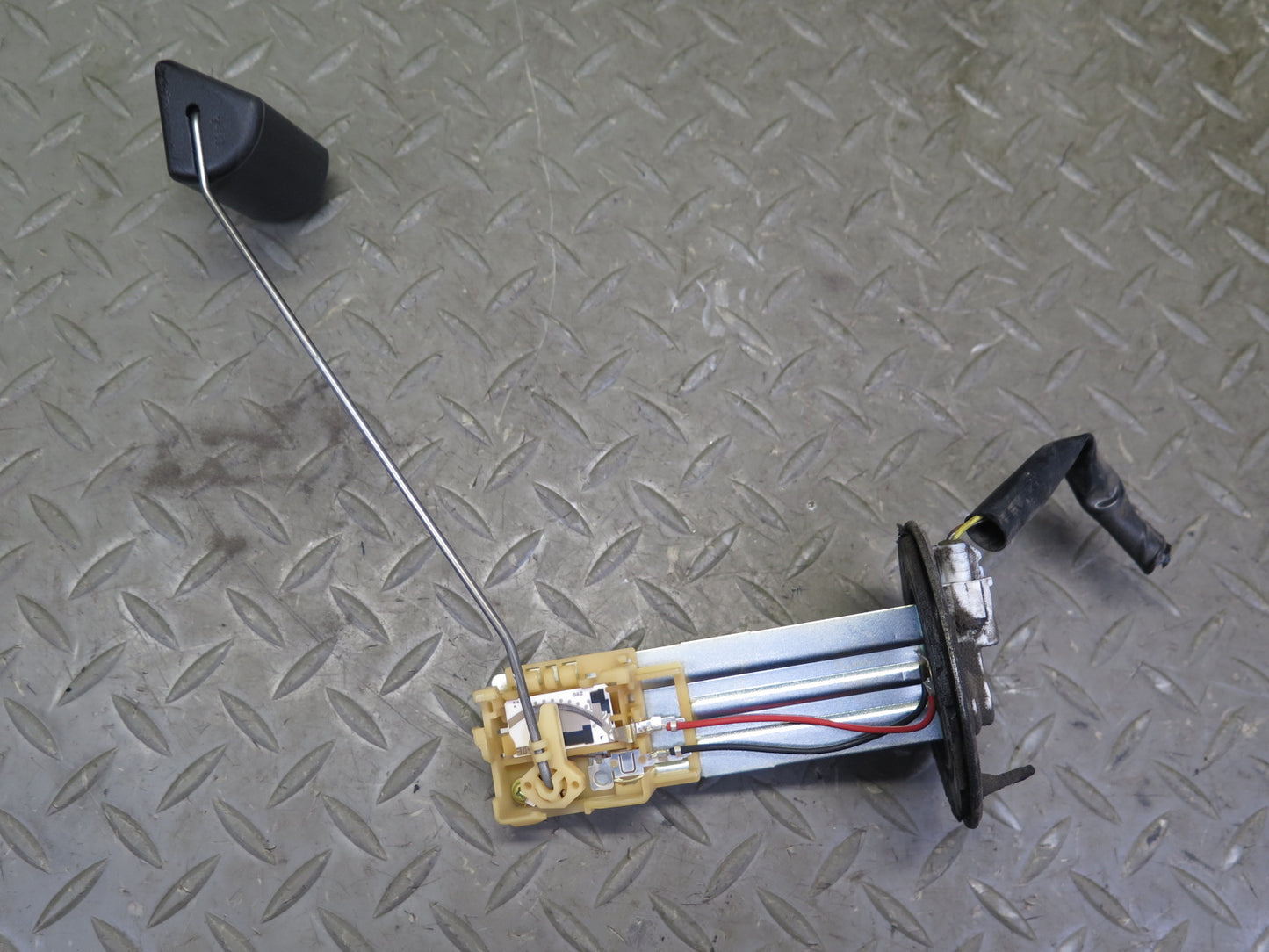 01-05 Lexus JCE10L IS300 Gas Fuel Pump Level Sensor Sending Unit Set OEM