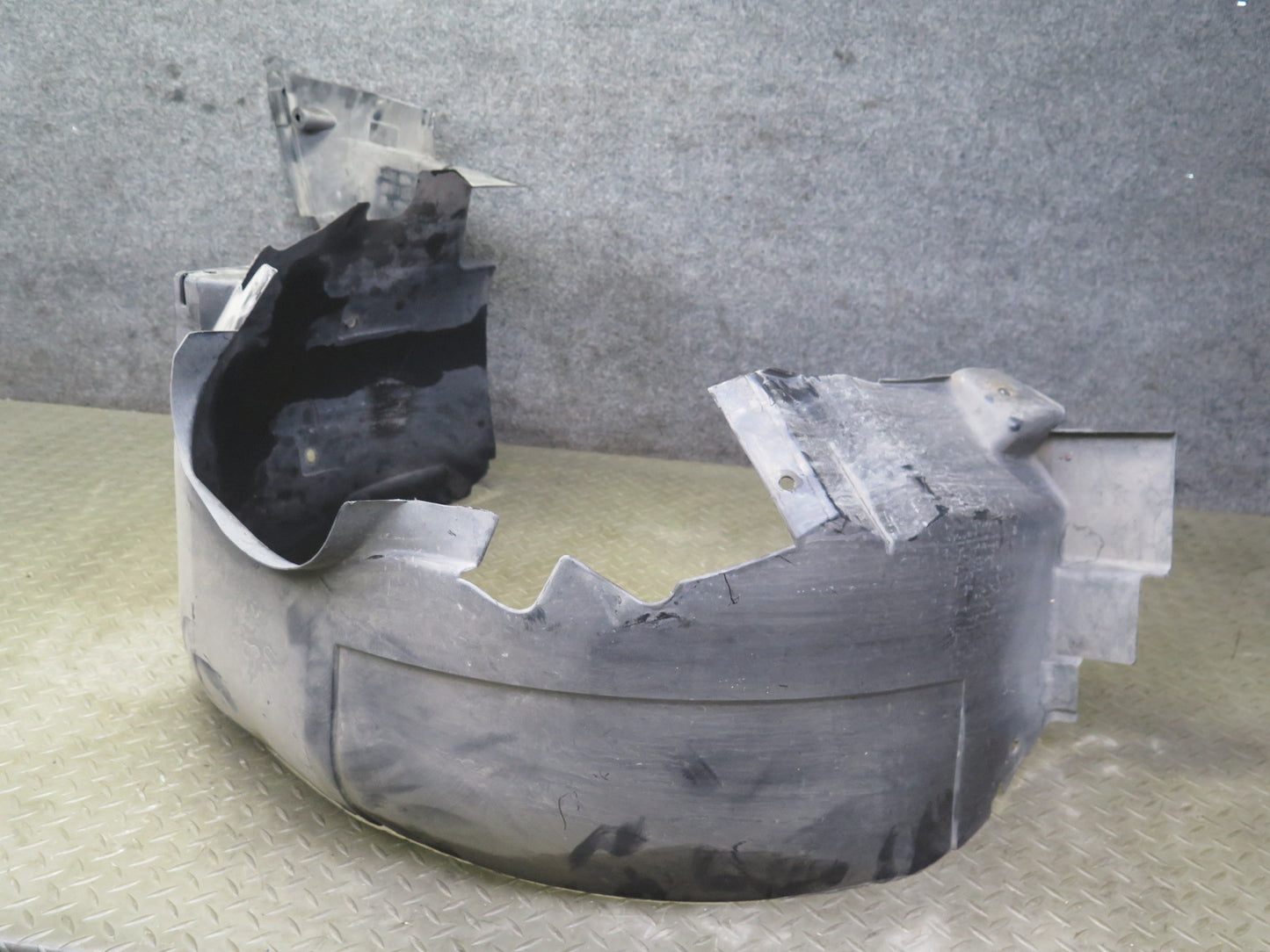 1997-2004 Porsche Boxster 986 Front Left Wheel Arch Fender Liner Splash Shield