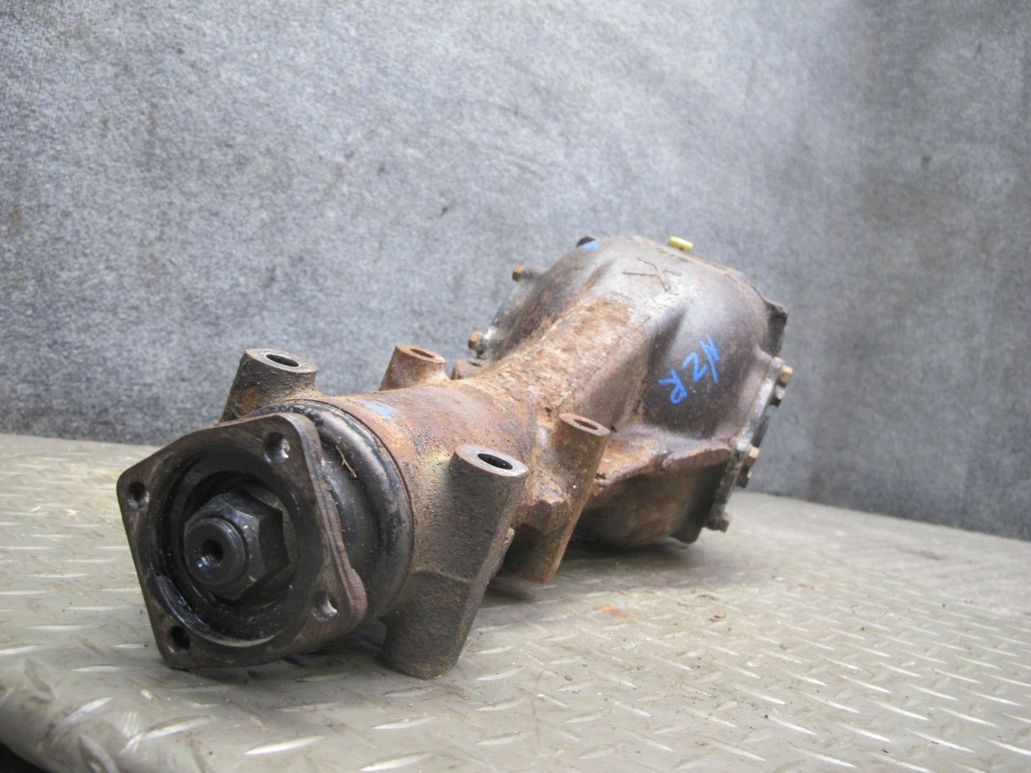 77-78 Datsun S30 280Z A/T R180 Rear Axle Differential Carrier 3.9 Ratio 50k OEM