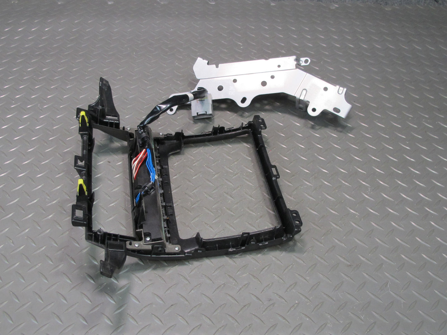 2003-2009 Lexus UZJ120L GX470 A/C Heater Climate Switch w Navigation Trim Bezel