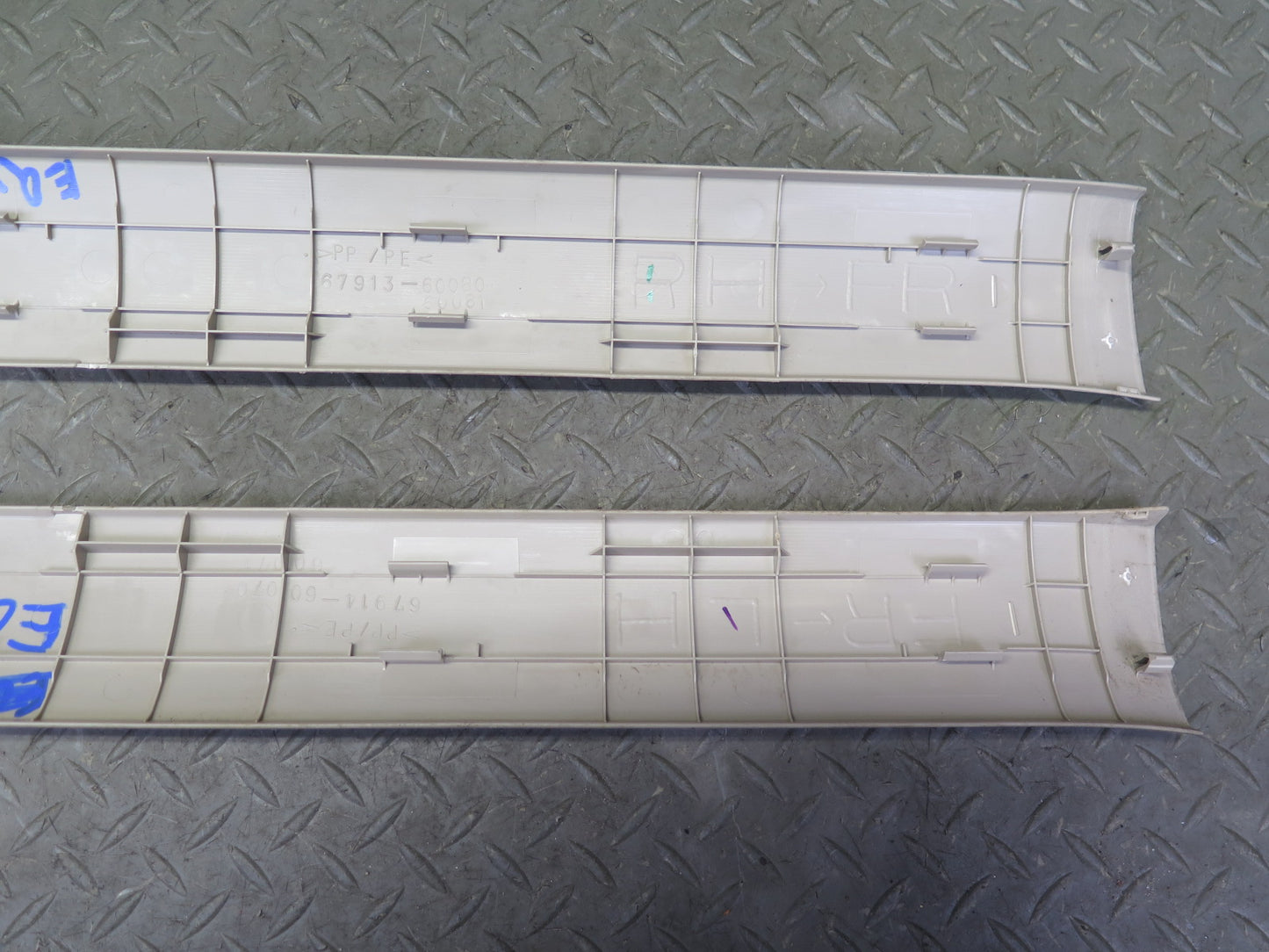 2006-2009 Lexus UZJ120L GX470 Front Left & Right Door Sill Scuff Plate Trim Set