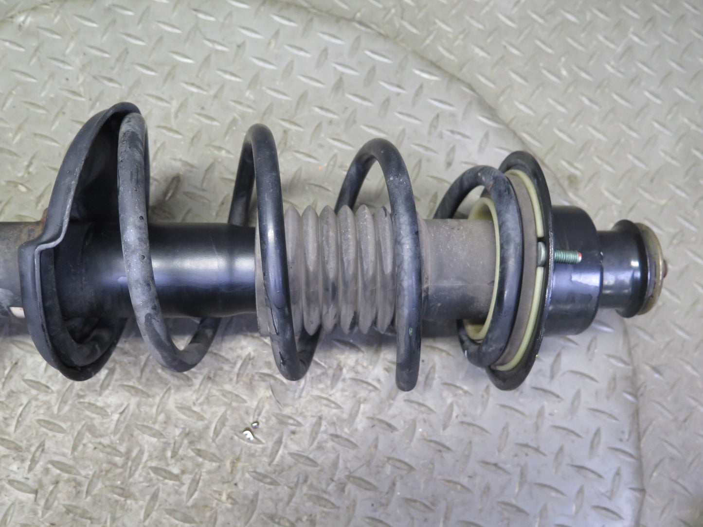 1997-2004 Porsche Boxster 986 RWD Rear Strut Shock Absorber Set of 2 72K Miles