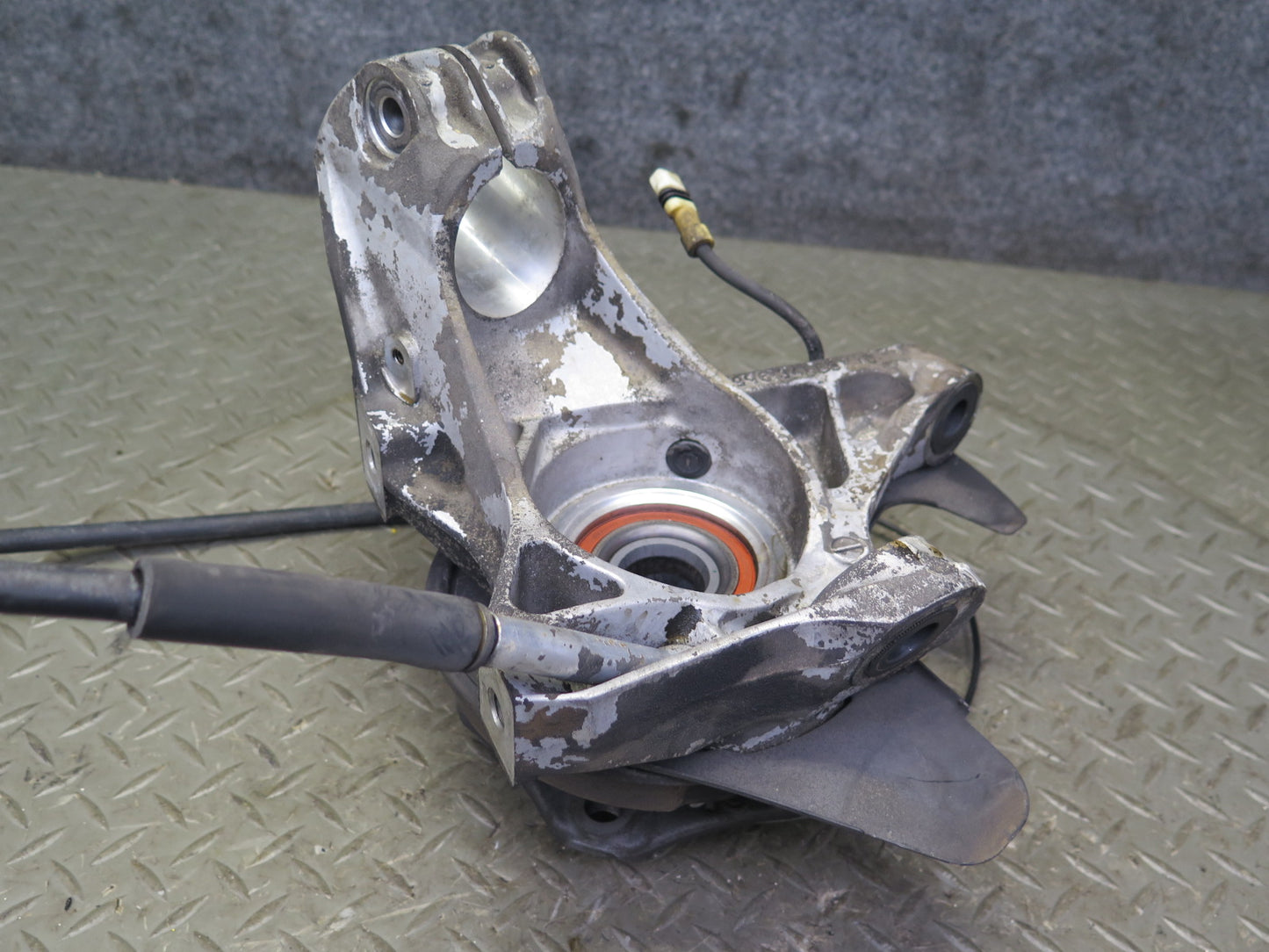 1997-2004 Porsche Boxster 986 Rear Right Spindle Knuckle Wheel Hub Bearing