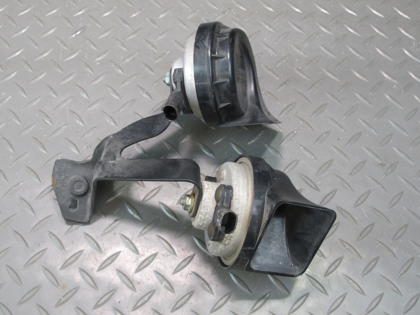 1997-2004 Porsche Boxster 986 High & Low Tone Note Pitch Horn Signal Set of 2