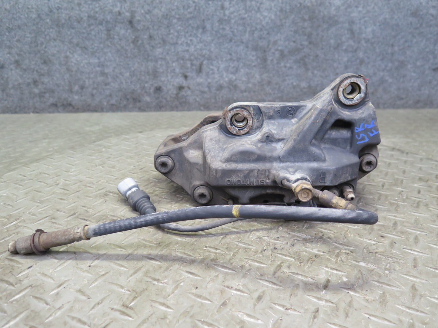 95-00 Lexus UCF20L LS400 Set of 2 Front Left Right Brake Caliper Sumitomo OEM