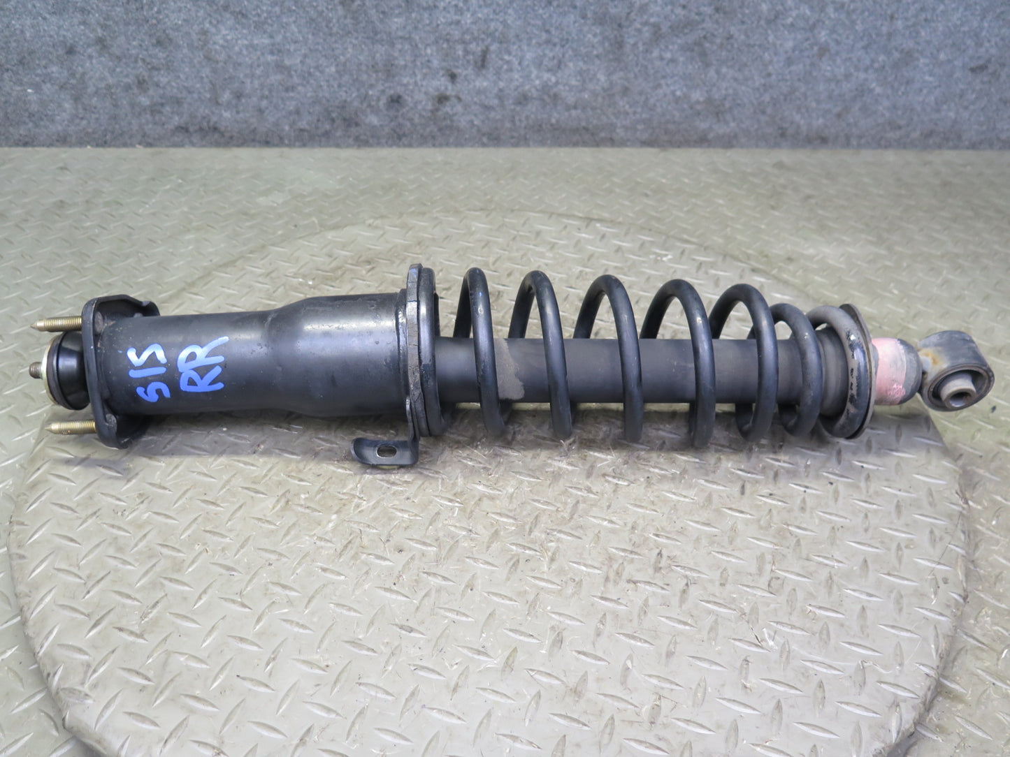 01-05 Lexus JCE10L IS300 Sedan Set of 2 Rear Strut Shock Absorber OEM
