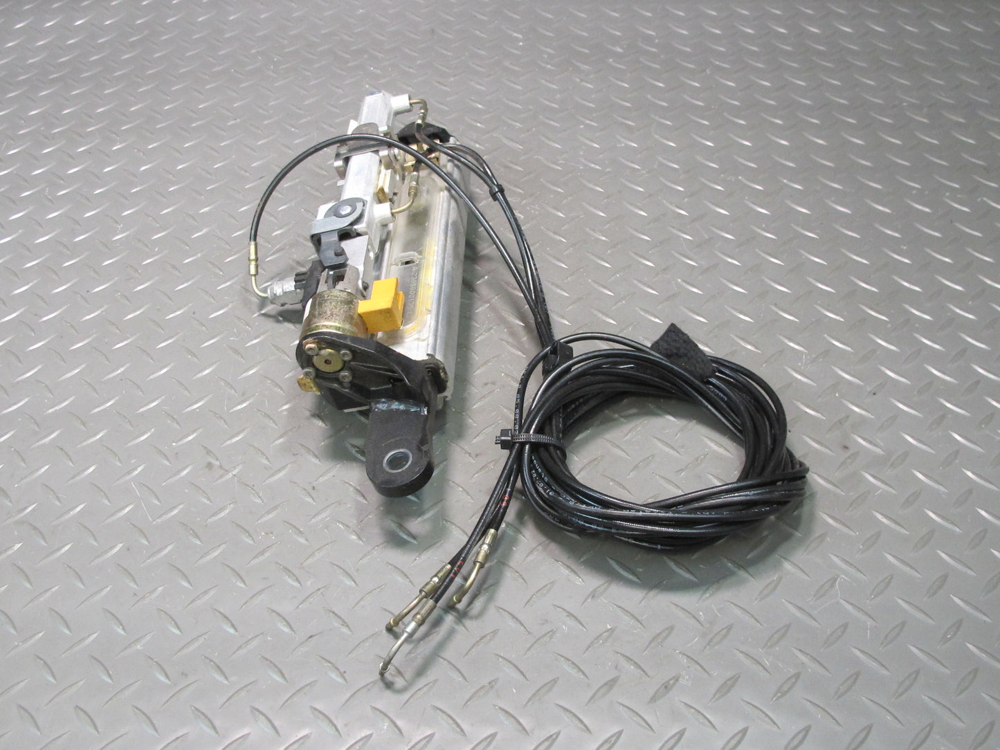 03-12 Mercedes R230 Sl-class Convertible Rear Right Pawl Cylinder Support OEM