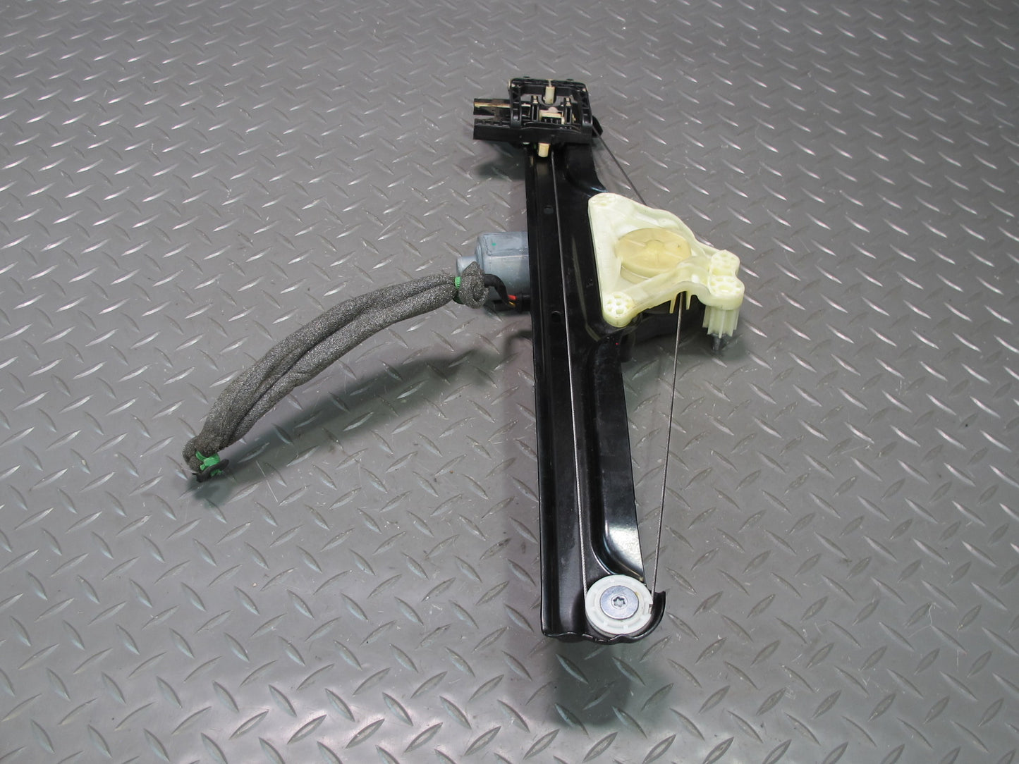 17-23 Porsche Panamera 971 Rear Right Door Window Regulator w Motor 971839402