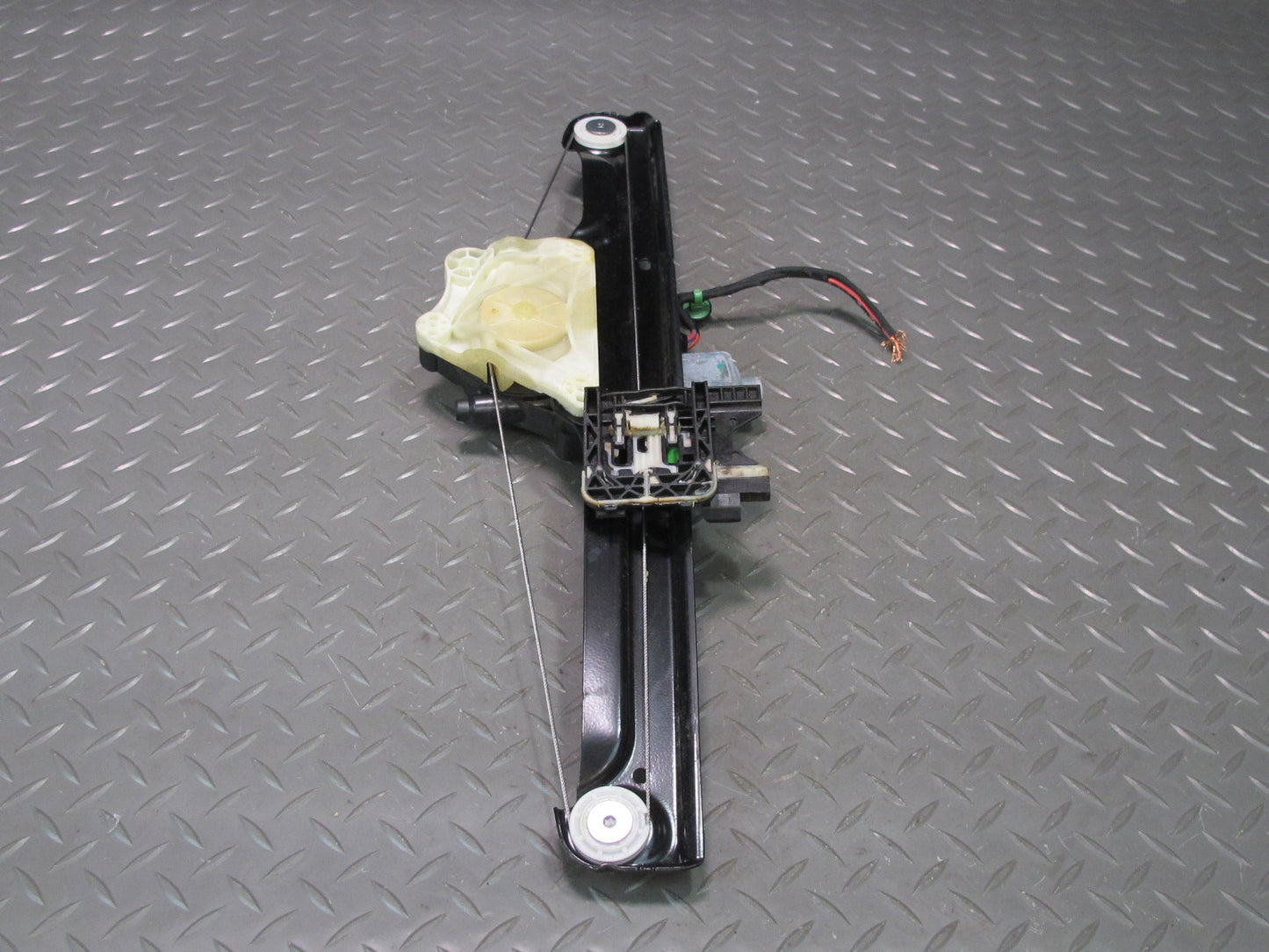 17-23 Porsche Panamera 971 Front Right Door Window Regulator w Motor