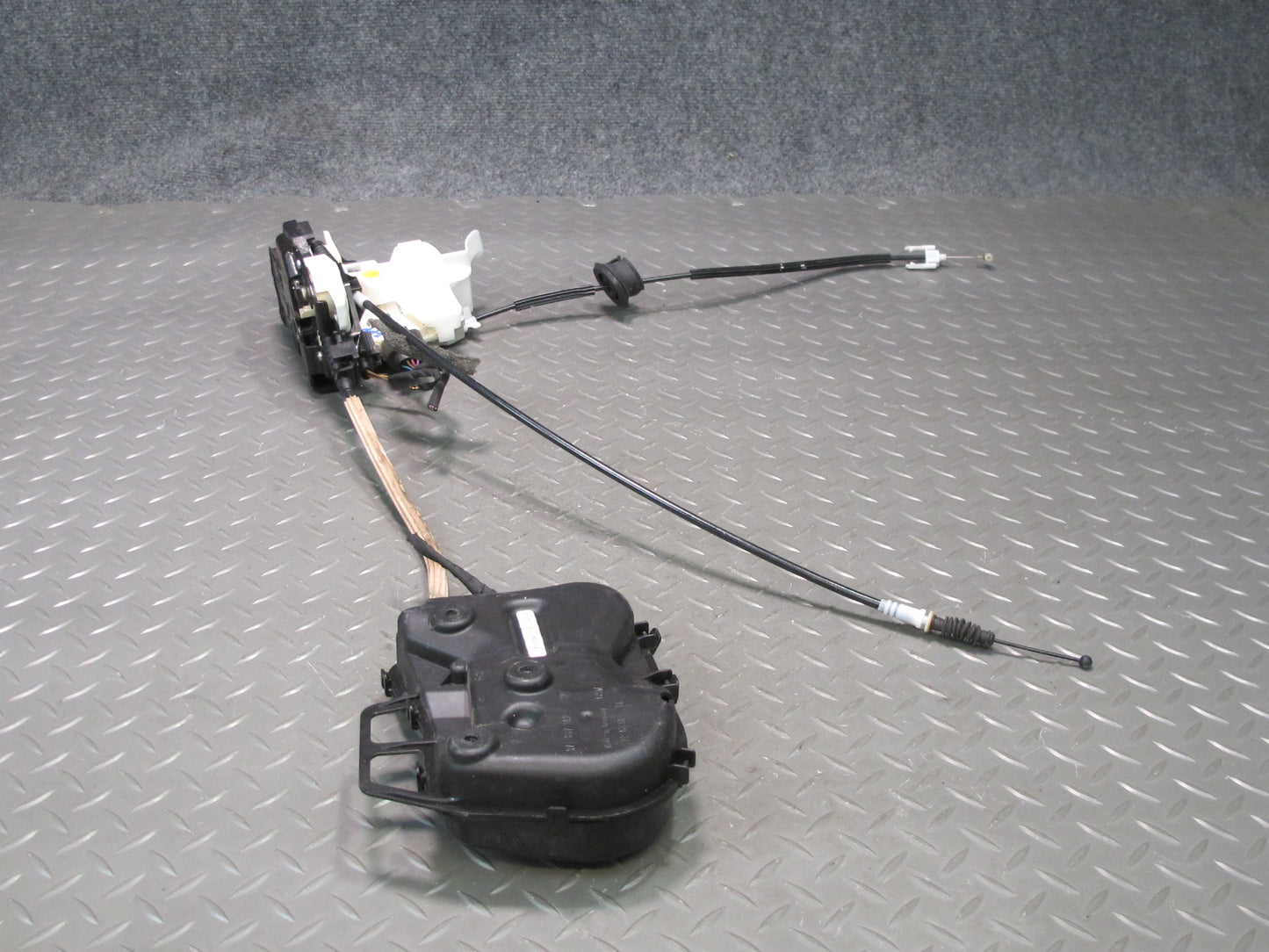 17-23 Porsche Panamera 971 Front Right Door Lock Latch Actuator w Soft Close