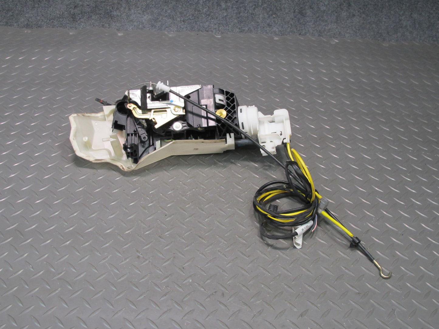 03-12 Mercedes R230 Sl-class Front Right Door Lock Latch Actuator Keyless OEM