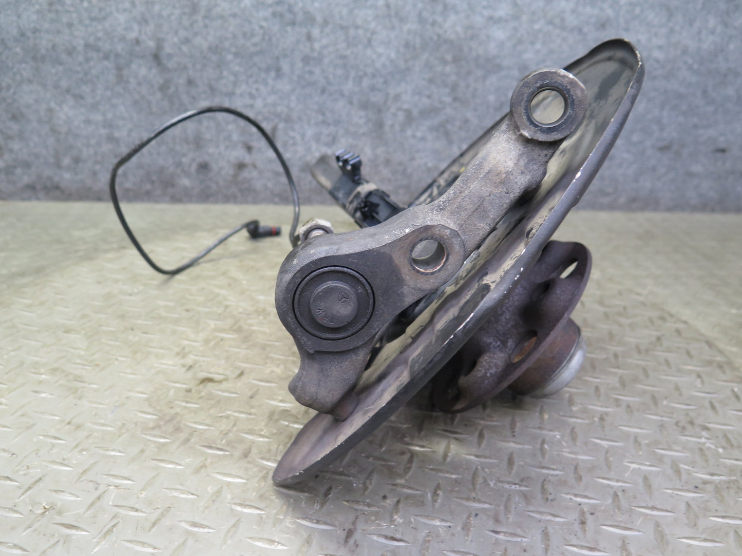 03-08 Mercedes R230 SL500 Front Left Spindle Knuckle Wheel Hub Bearing 130K OEM