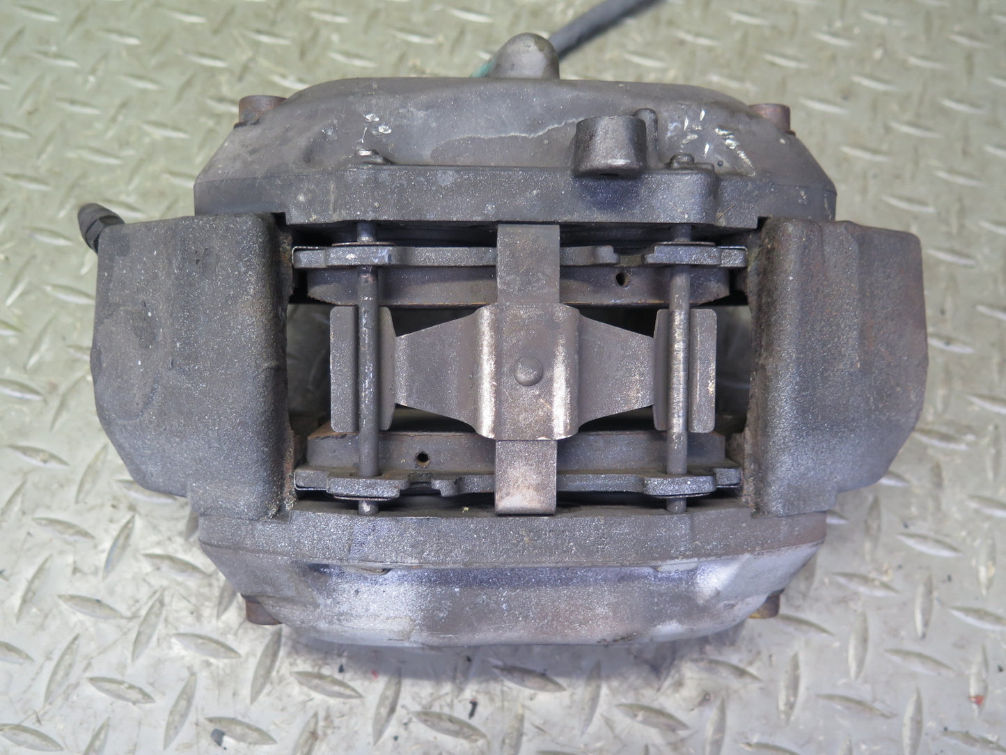 03-06 Mercedes R230 SL500 Set of 2 Front Left & Right Brembo Brake Caliper OEM