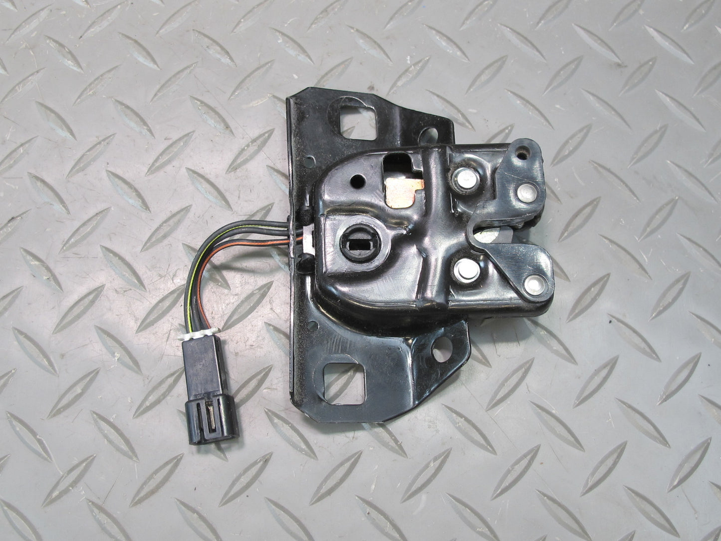 98-04 Chevrolet Corvette C5 Convertible Rear Trunk Hatch Lock Latch OEM