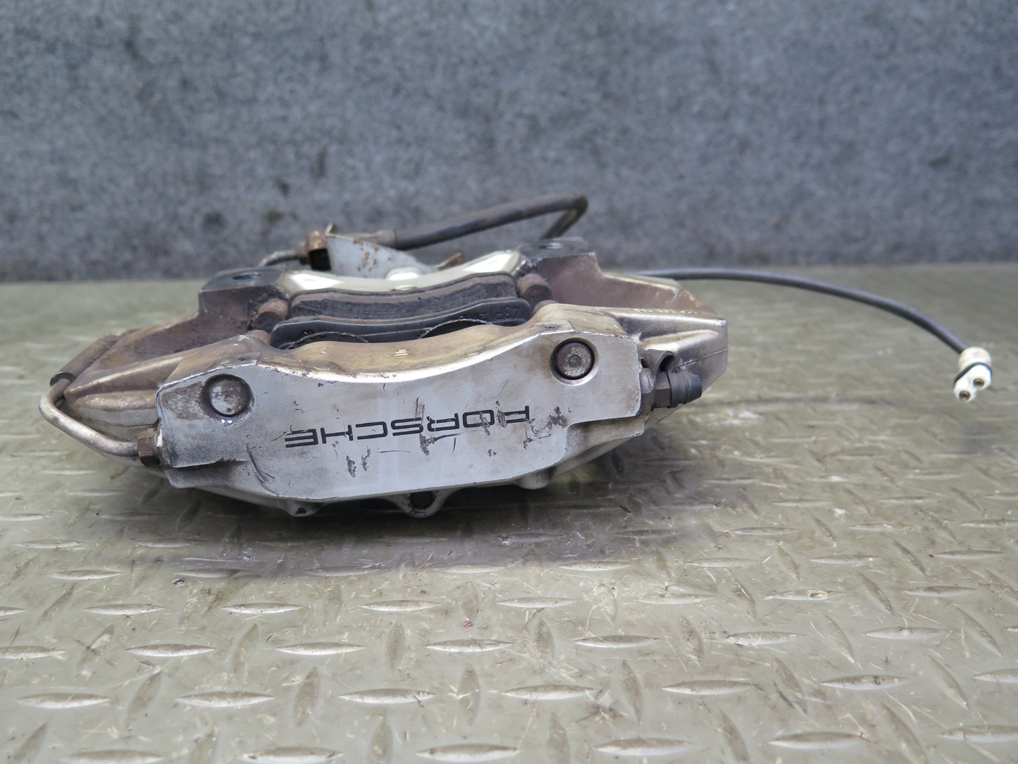 2000-2005 Porsche 911 Carrera 996 AWD Rear Left & Right Brembo Brake Caliper Set