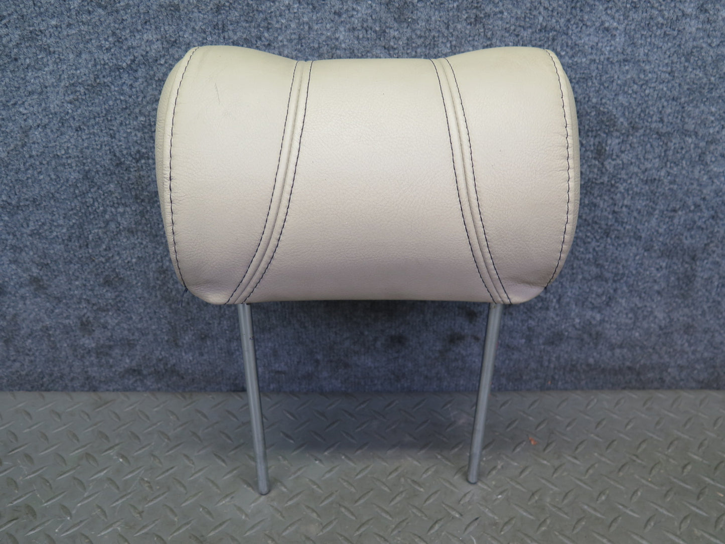 02-05 Ford Thunderbird Set of 2 Front Left Right Leather Headrest Light OAK OEM