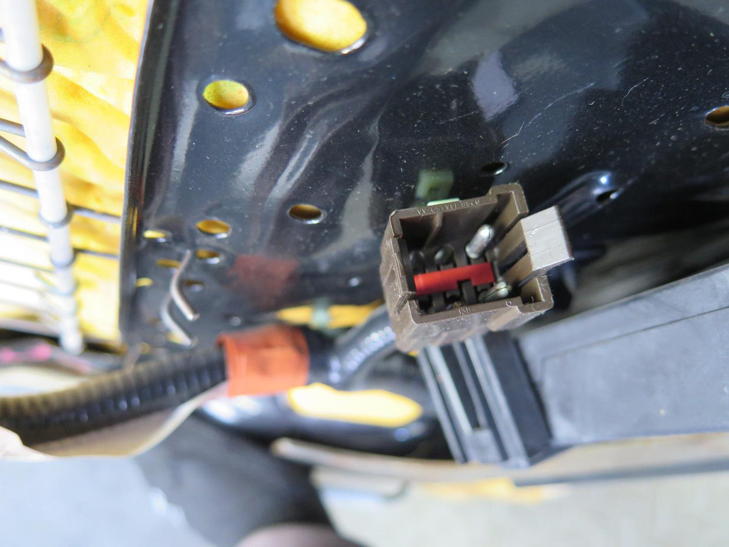 02-05 Ford Thunderbird Front Right Leather Heat Seat Lower Cushion Light OAK OEM