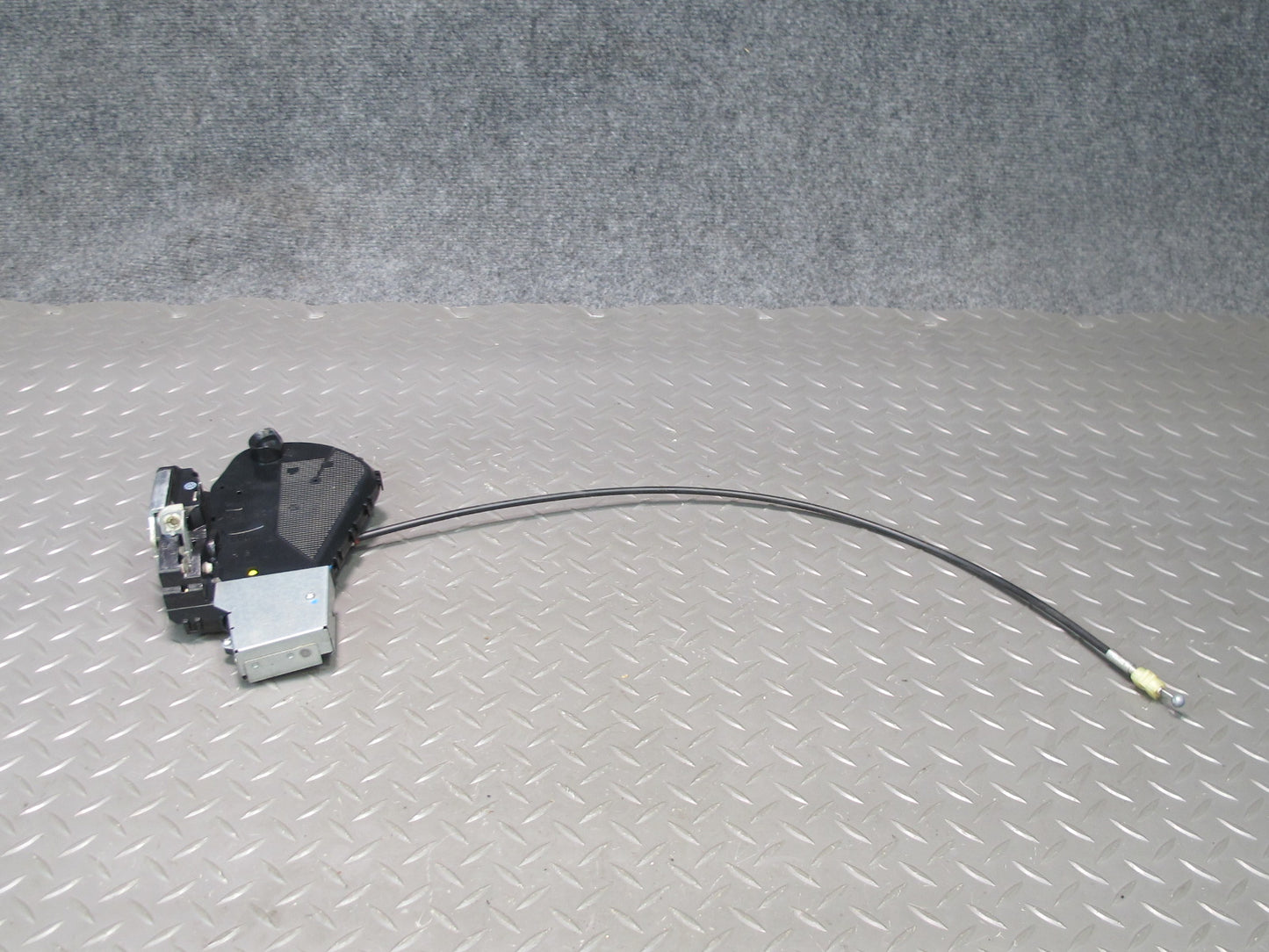 2003-2009 Lexus UZJ120L GX470 Rear Trunk Lid Tailgate Lock Latch Actuator