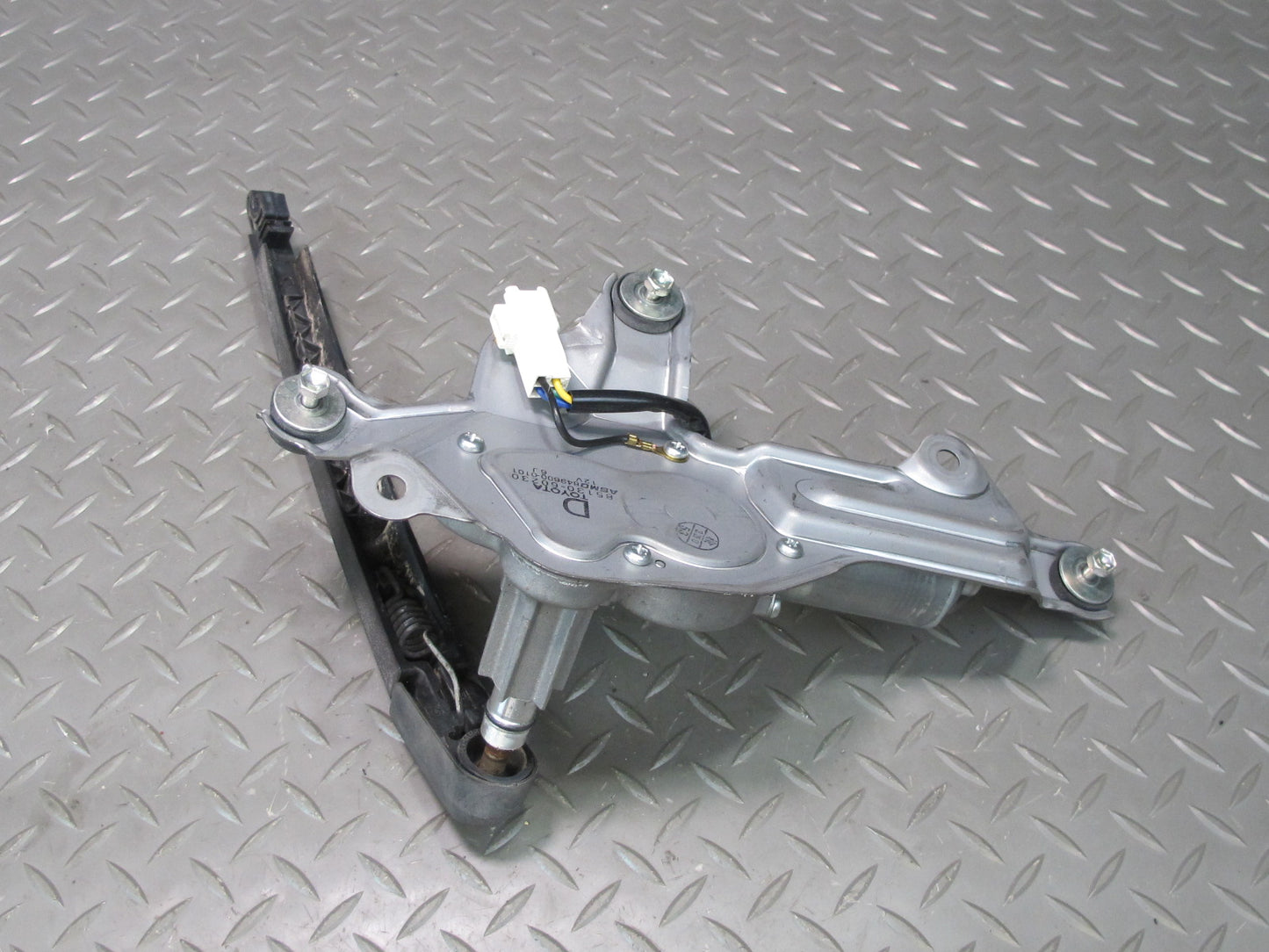 2003-2009 Lexus UZJ120L GX470 Rear Hatch Wiper Motor Arm Assembly 85130-60230