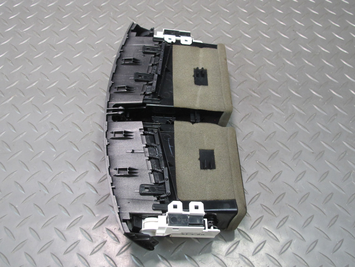 06-08 Lexus IS250 IS350 Is-f Dash Center Air Vent Grille 55670-53010 OEM