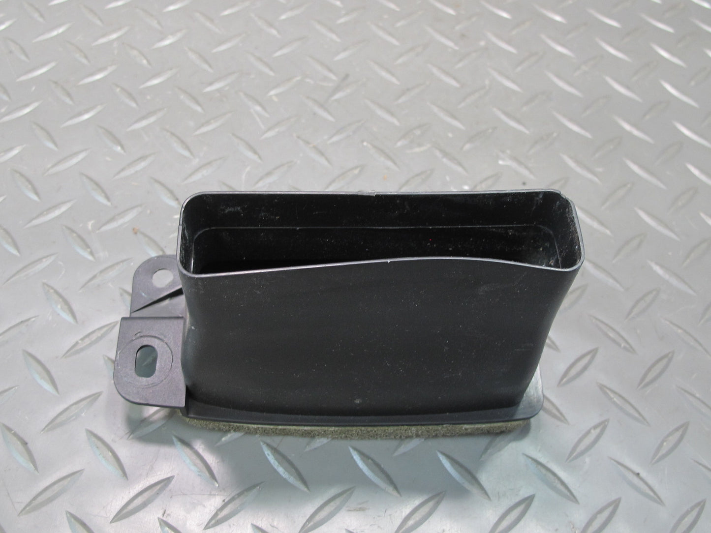 03-06 Chevrolet SSR Dash Dashboard Center Left Air Vent Grille OEM