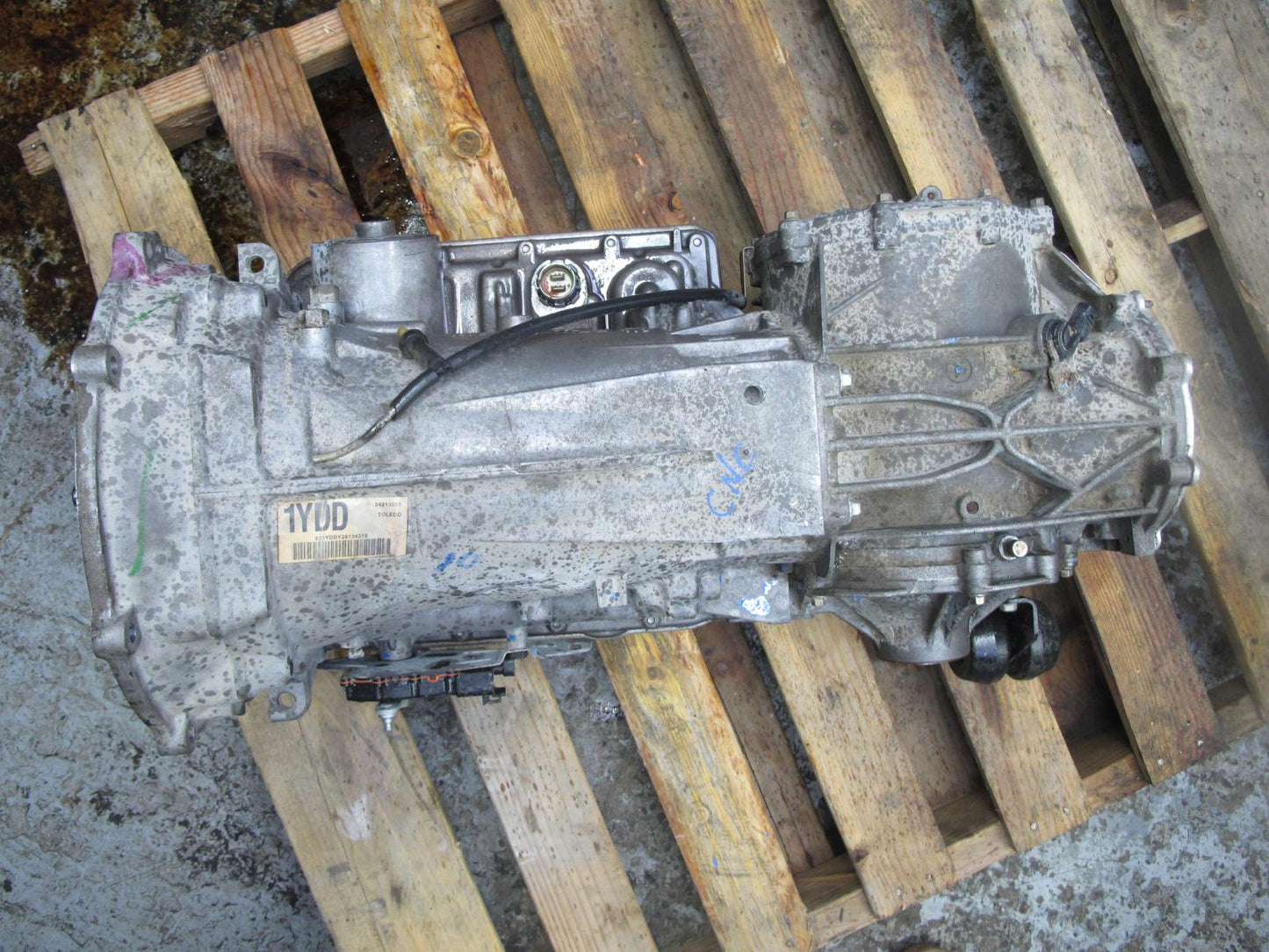 2001 Chevy Corvette C5 4L60E Auto Transmission Torque Converter w Differential