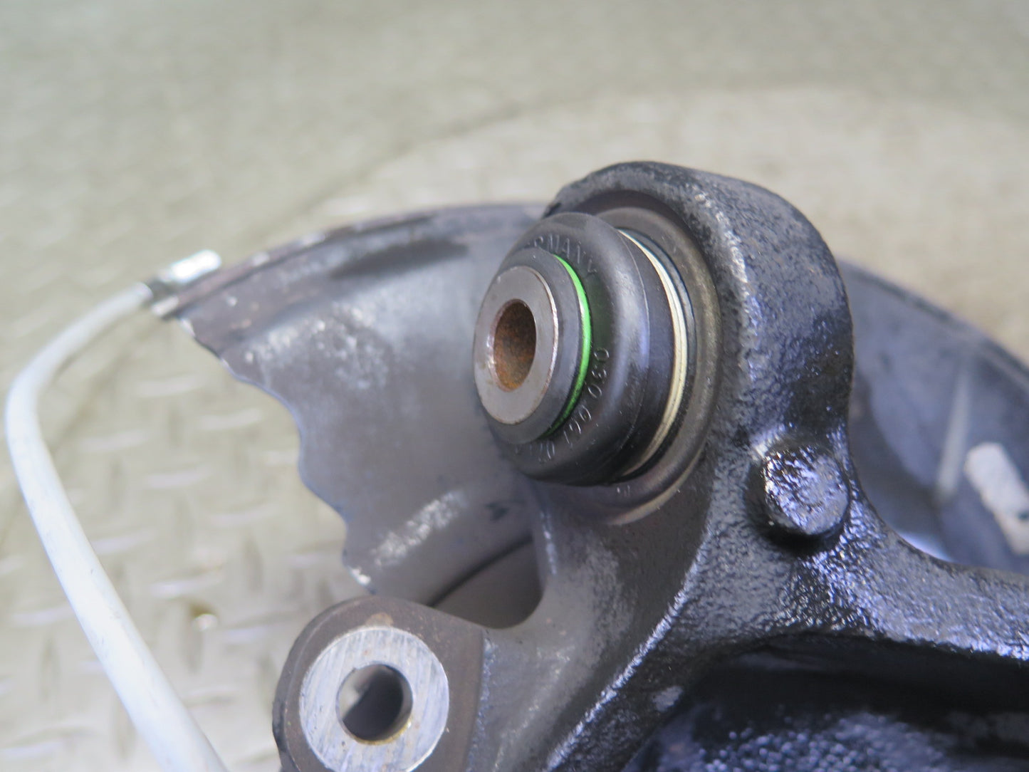 01-06 BMW E46 330ci RWD Rear Left Knuckle Wheel Hub Trailing Arm OEM