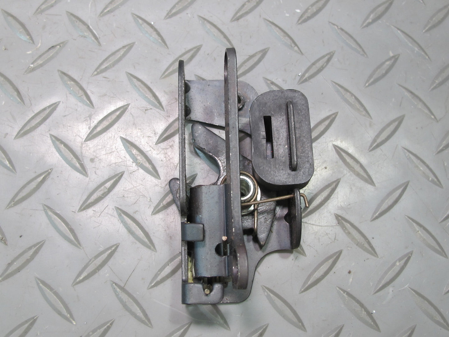 03-06 Chevrolet SSR Rear Right & Left Tailgate Lock Latches Set OEM