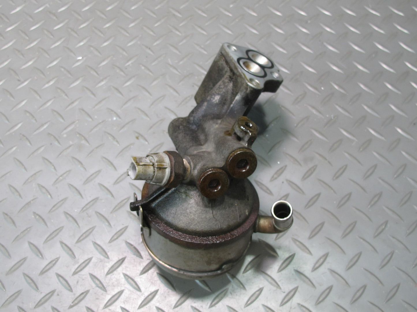 2004-2009 Lexus UZJ120L GX470 4.7L Engine Oil Cooler W/ Bracket