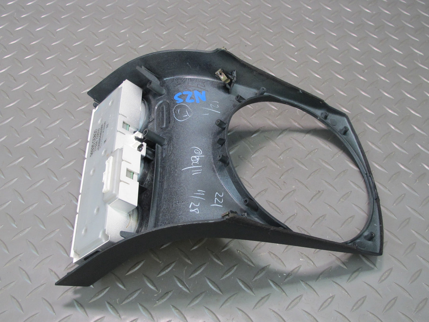 2004 Nissan Z33 350Z MT A/C Heater Climate Control Switch w Trim Bezel Panel OEM