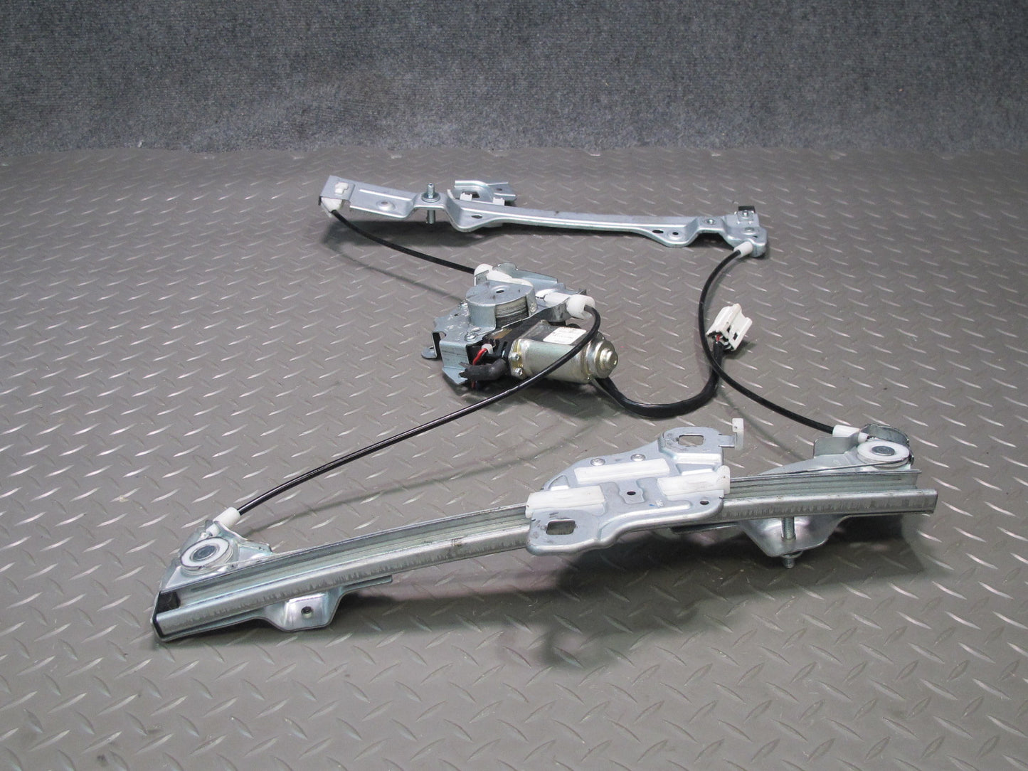 04-09 Nissan Z33 350Z Convert Right Door Window Regulator w Aftermarket Motor