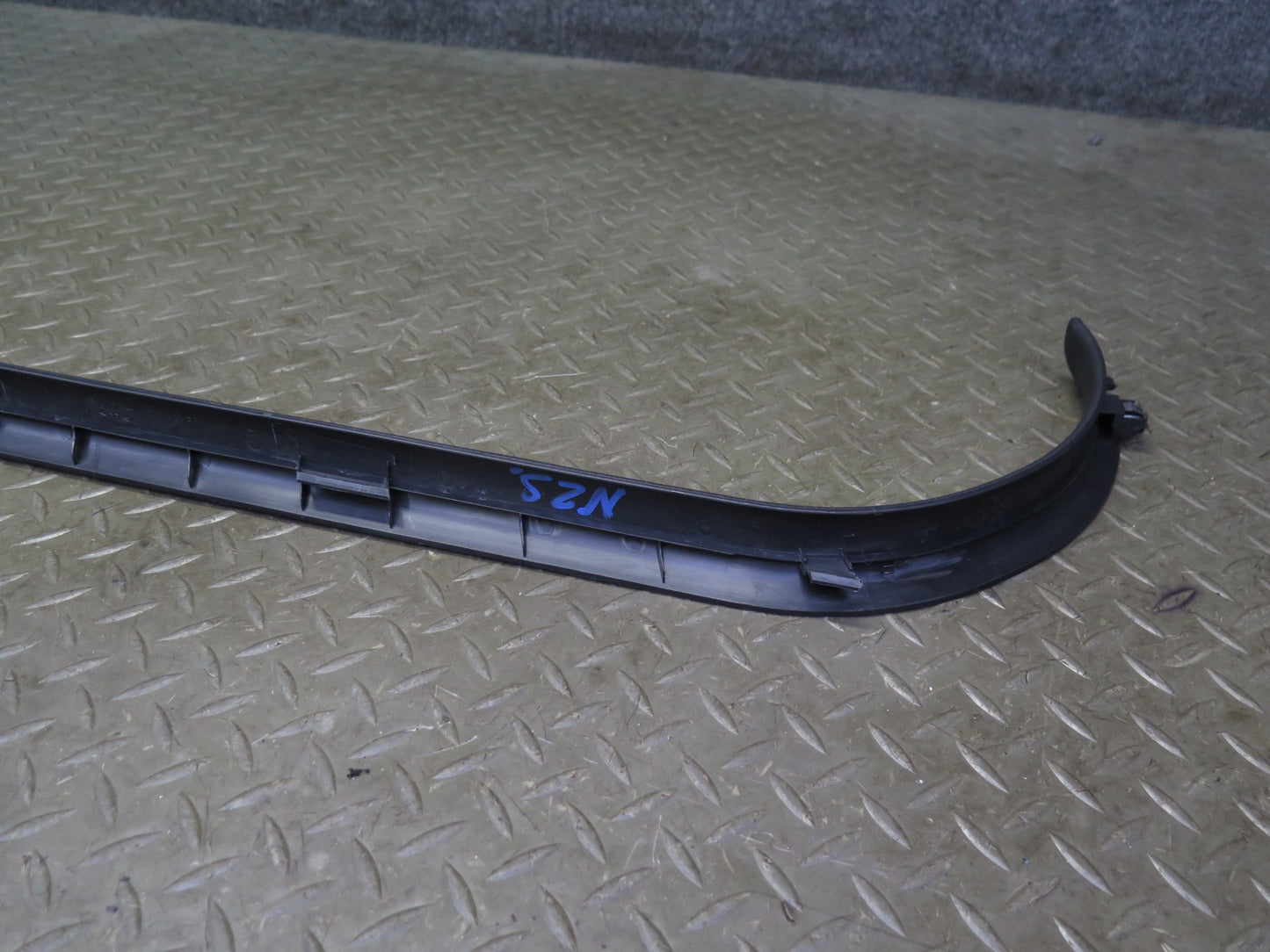 03-09 Nissan Z33 350Z Left & Right Door Inner Scuff Step Sill Plate Trim Set OEM