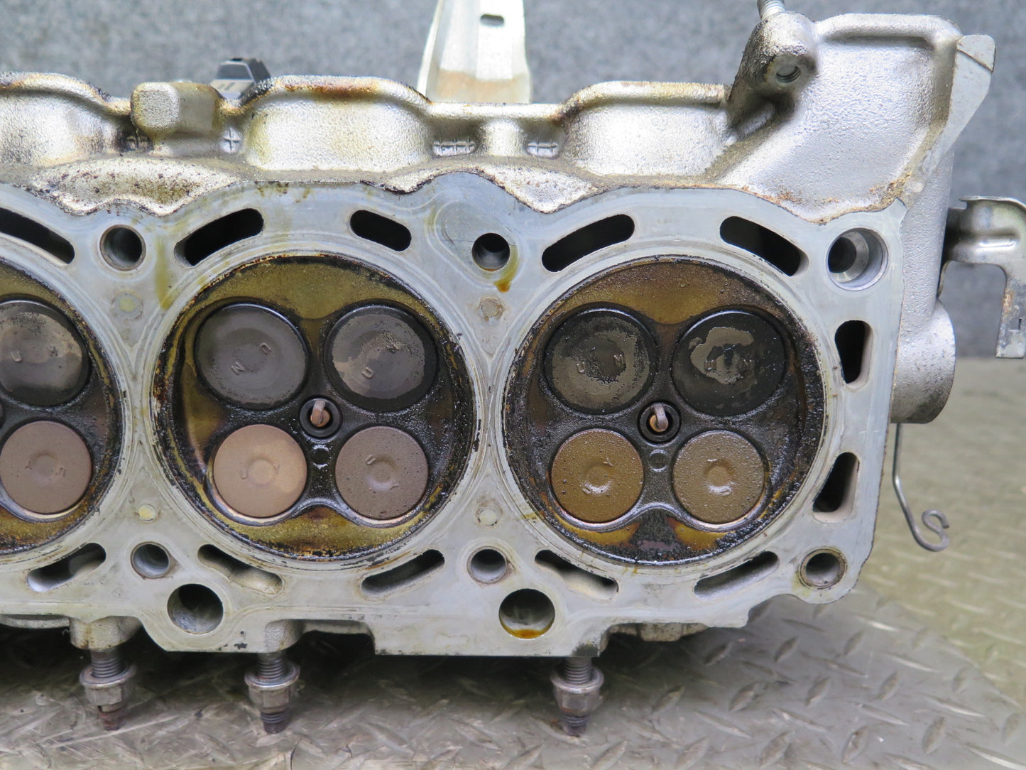 2005-2009 Lexus UZJ120L GX470 4.7L 2UZFE Engine Right Side Cylinder Head Assy