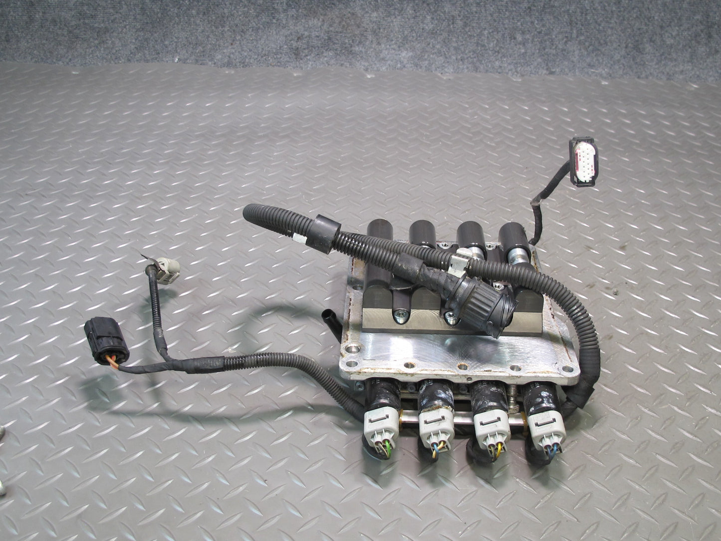 2006-2010 BMW E63 E60 M5 M6 SMG Transmission Hydraulic Solenoid Valve Block 55K