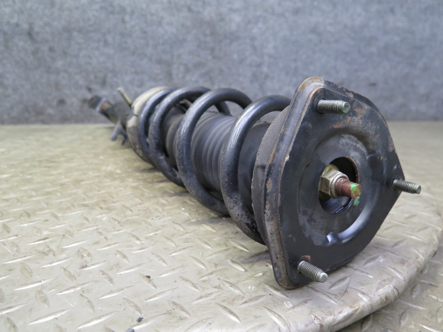 04-05 Nissan Z33 350Z Convertible Set of 2 Front Strut Shock Absorber 68K OEM