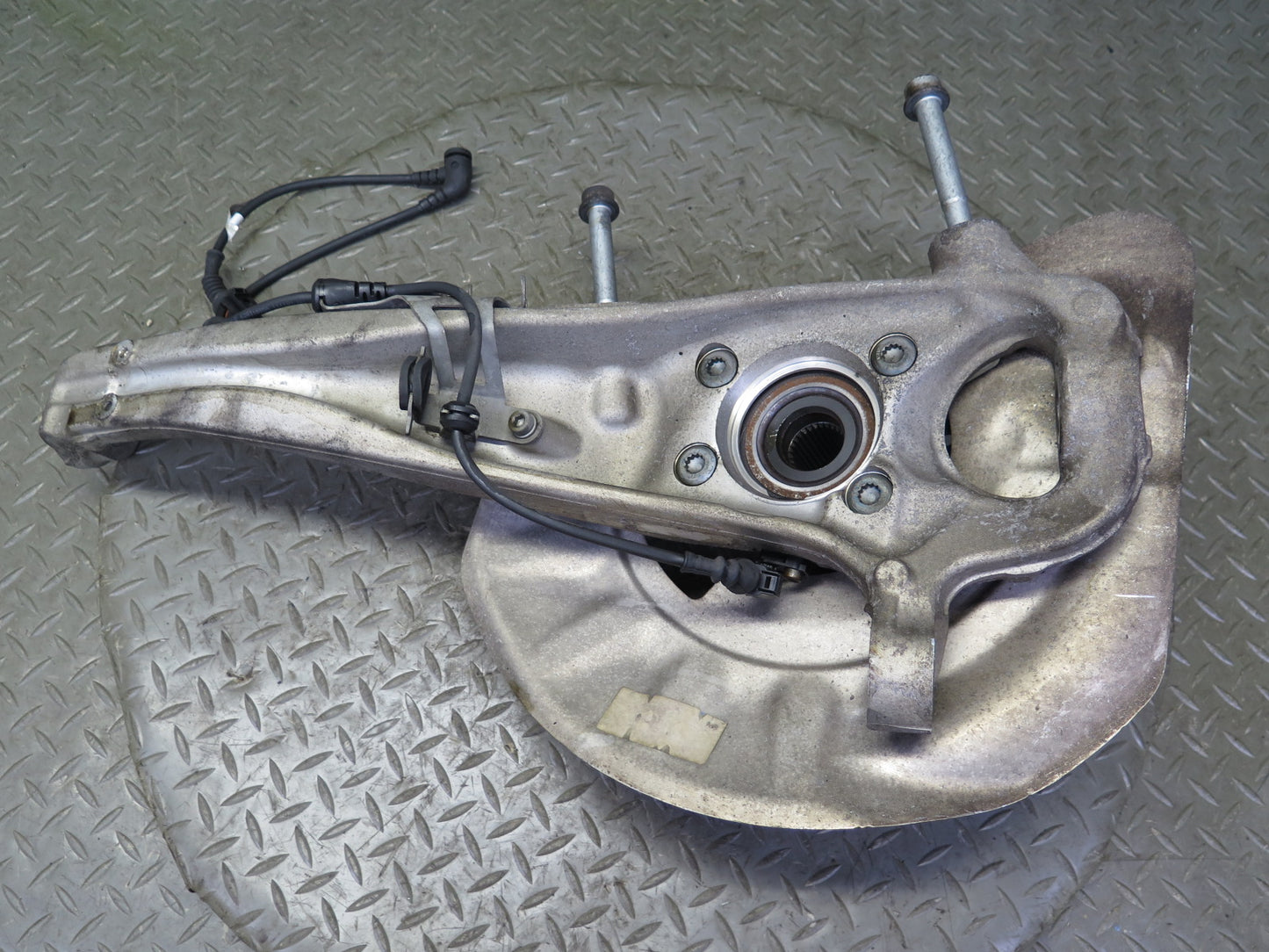 2011-2018 Porsche Cayenne 958 AWD Front Left Spindle Knuckle Wheel Hub Bearing